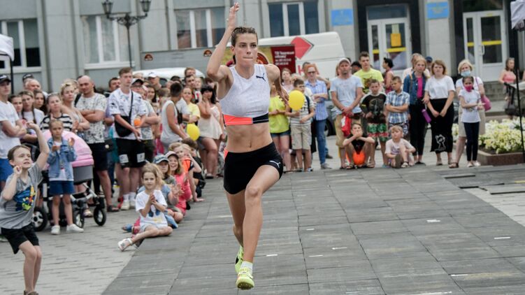 "Бриллиантовая лига". Ярослава Магучих победила и показала лучший результат сезона по прыжкам в высоту