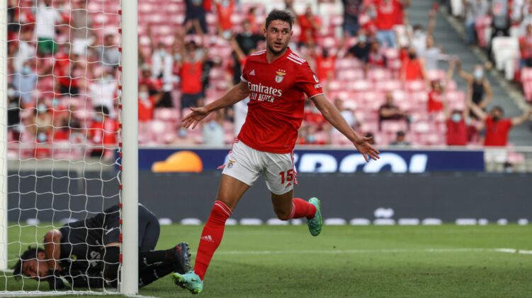 Роман Яремчук принес победу "Бенфике" в матче с "Арокой и стал лучшим игроком матча