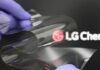 LG разработала гибкое стекло для дисплеев, которое не уступает по прочности традиционному