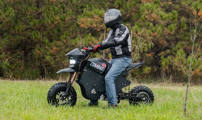 Мотоцикл Daymak Combat Ebike можно всего за час превратить в снегоход 