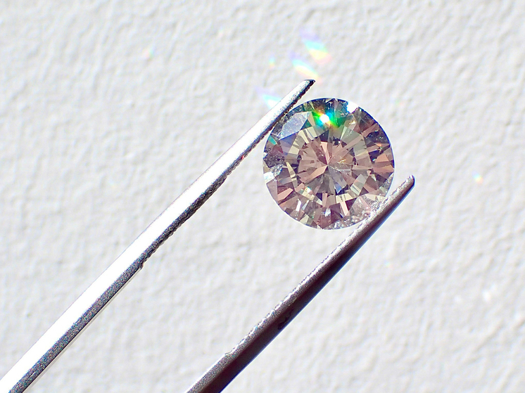 Бриллианты потеряли свой блеск из-за резкого падения цен: стало меньше свадеб