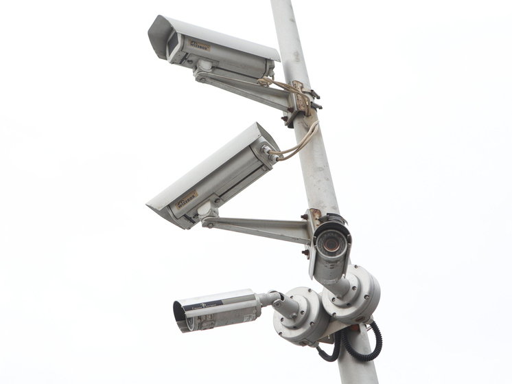 Больше штрафов: эксперты рассказали, как завышают скорость частные камеры