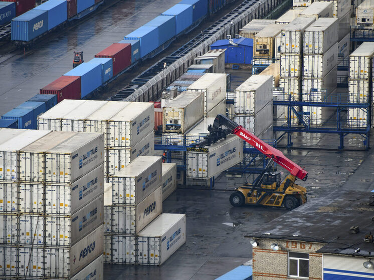 &laquo;Полное эмбарго&raquo;: ЕС хочет ввести &laquo;карательные&raquo; пошлины против России