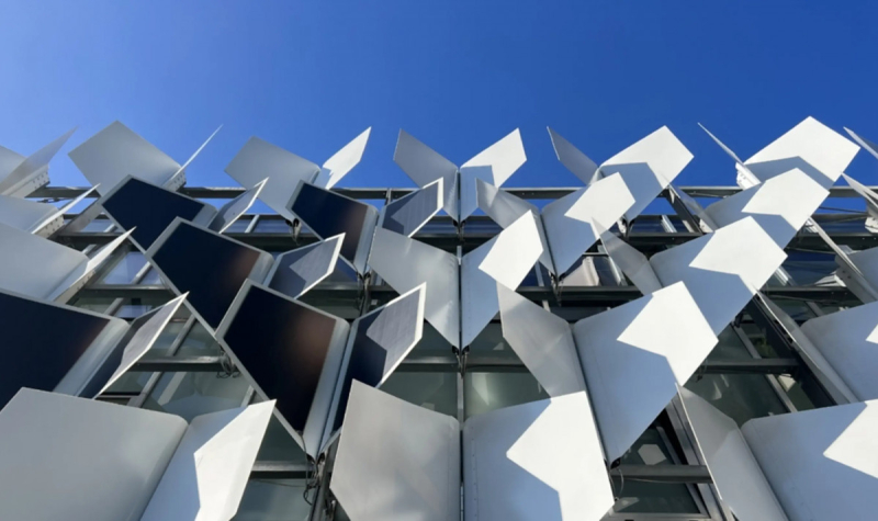 Термофасад FlectoLine имитирует поведение растений и насекомых для управления теплом внутри зданий