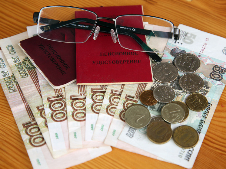 Выплаты работающим пенсионерам увеличиваются, но &laquo;мелкими шажками&raquo;