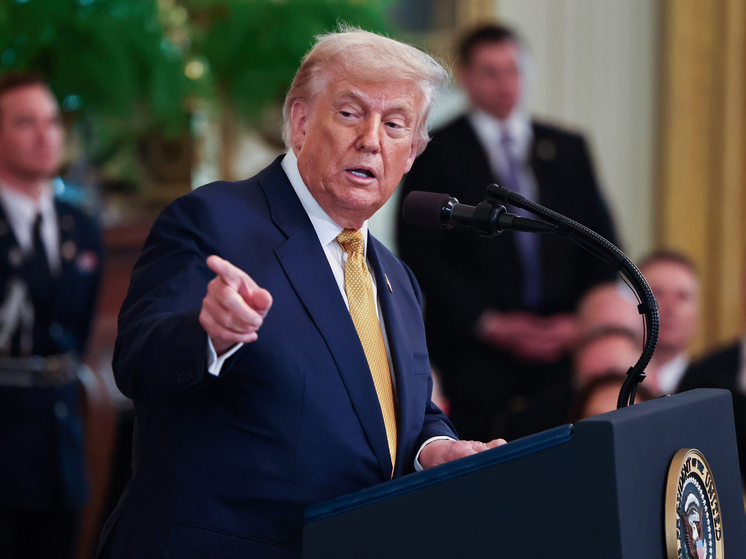 Трамп пообещал единую пошлину для 150 стран: мировой торговле грозит хаос