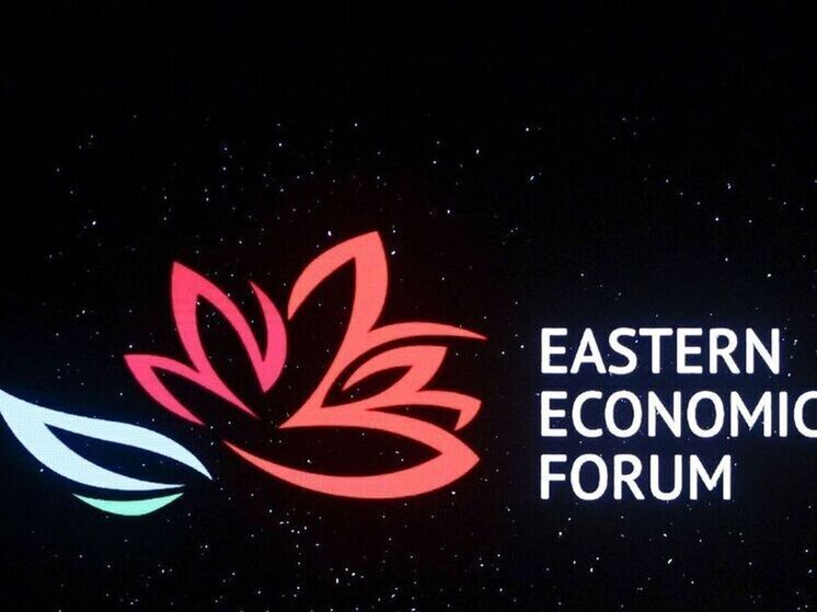 Совместные российско-китайские проекты в сфере ИИ и цифровых технологий представили на ВЭФ-2025