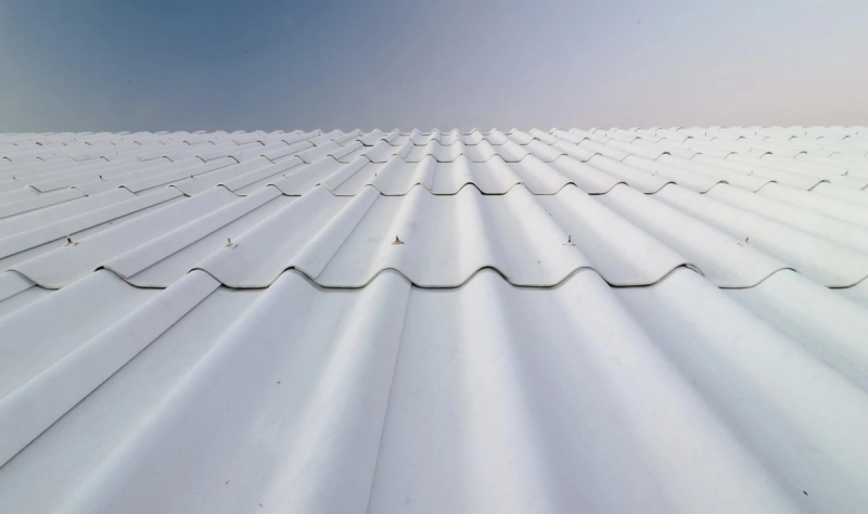Новая кровельная краска отражает 97% солнечного света и собирает воду из воздуха 