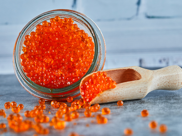Красная икра к Новому году подорожала вдвое: будем есть &laquo;заморскую&raquo;