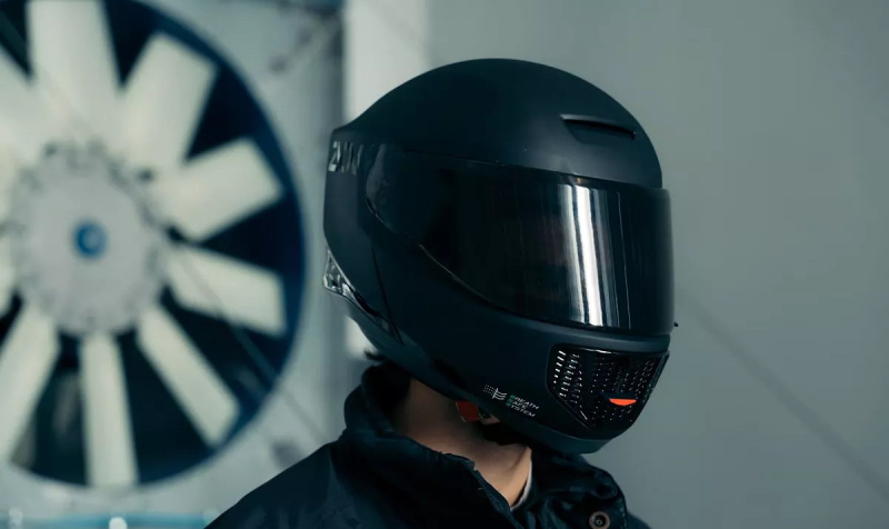 Мотошлем Zyon с HEPA-фильтрами гарантирует полную защиту от смога и пыли 