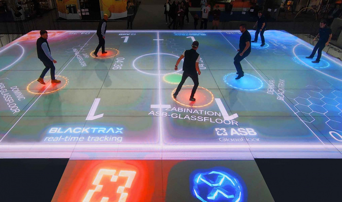 NBA протестирует гигантский дисплей GlassFloor для игры в баскетбол 